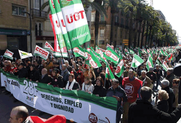varias instantaneas de la manifestación del día de Andalucía