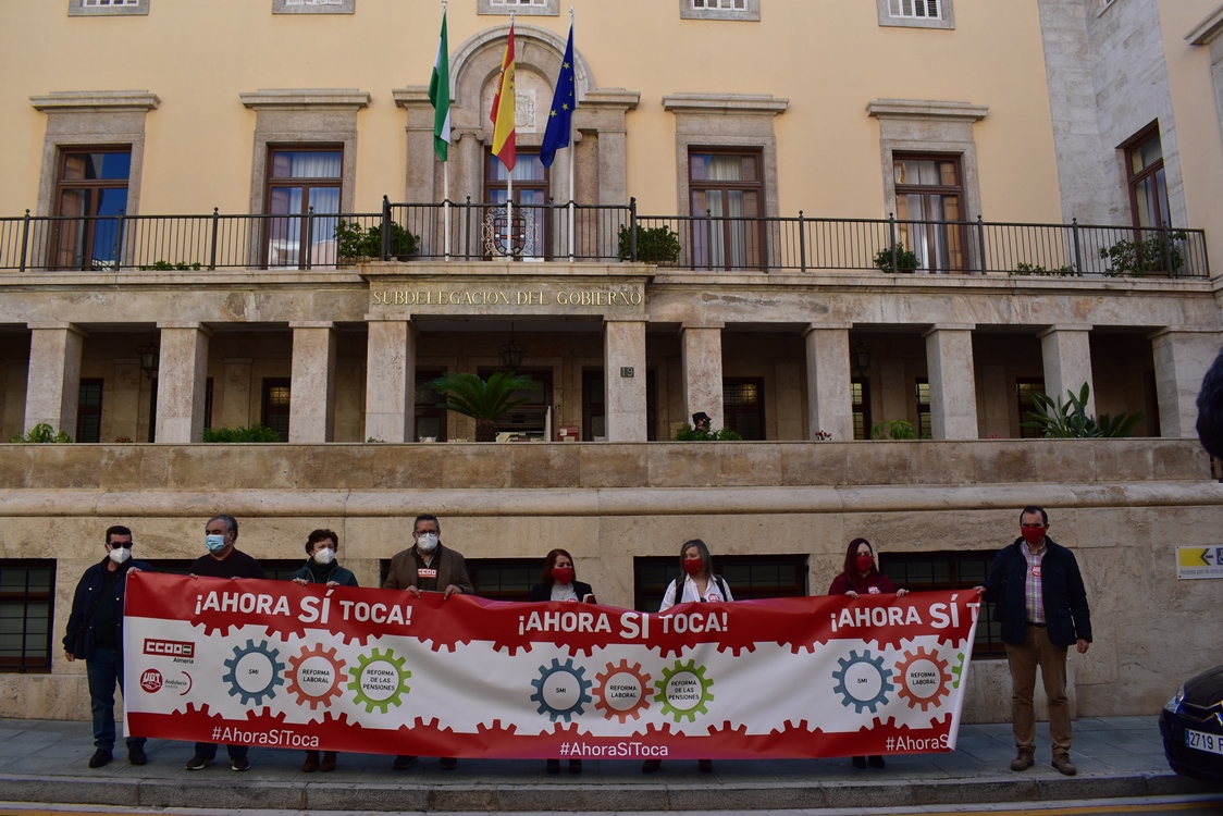 Concentracion frente a Subdelegacion del Gobierno en Almería
