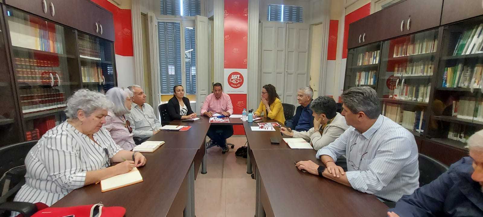 UGT Huelva mantiene un encuentro con  asociaciones de la provincia para recabar apoyo a la  manifestación del Primero de Mayo