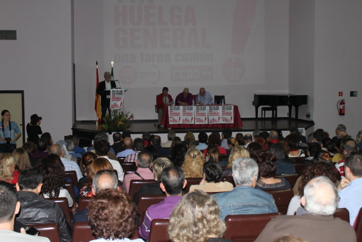 Imagen de la asamblea de delegados y delegadas celebrada en la Biblioteca Villaespesa