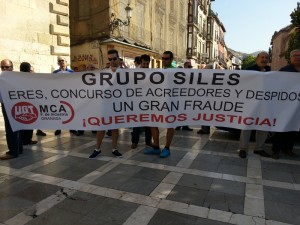 Imagen de concentración de trabajadores del grupo granadino en septiembre de 2014