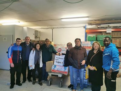 Momento de la entrega de alimentos