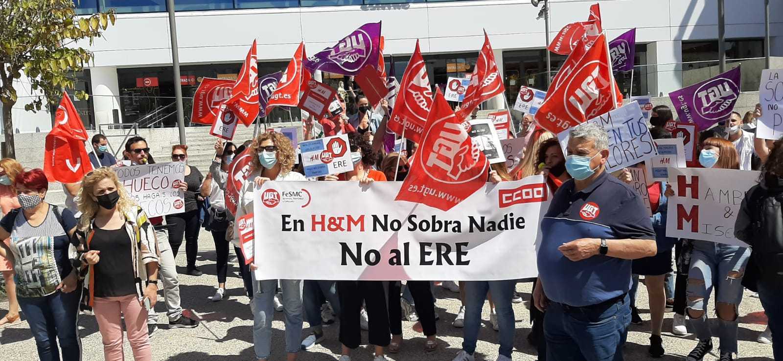 Concentración  en el C.C.Larios