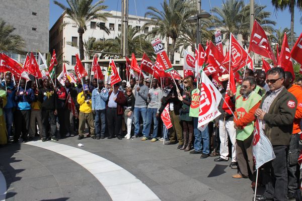 Miles de almerienses salieron a la calle para exigir la modificación de la reforma laboral