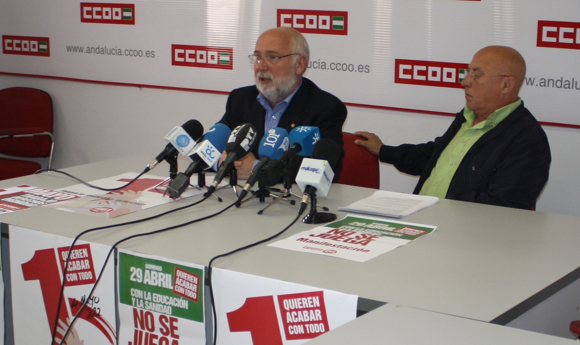 El secretario general de UGT Málaga, Manuel Ferrer, en rueda de prensa.