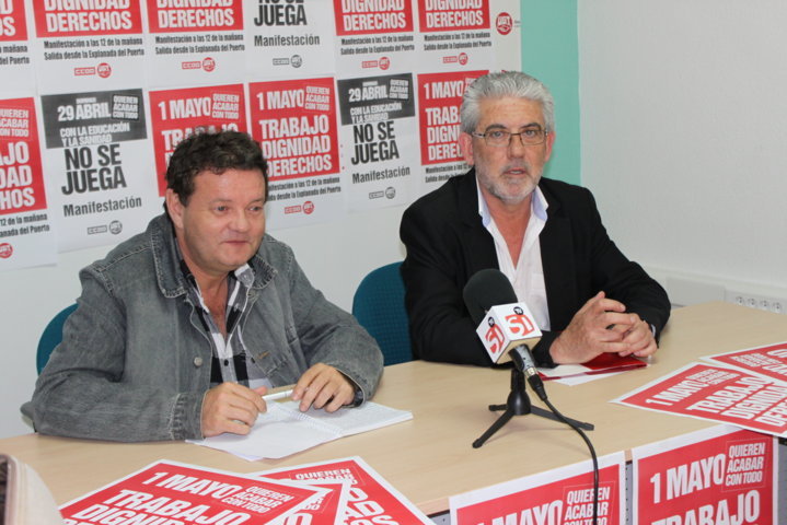 José Ginel acompañado de Pallarés durante la rueda de prensa