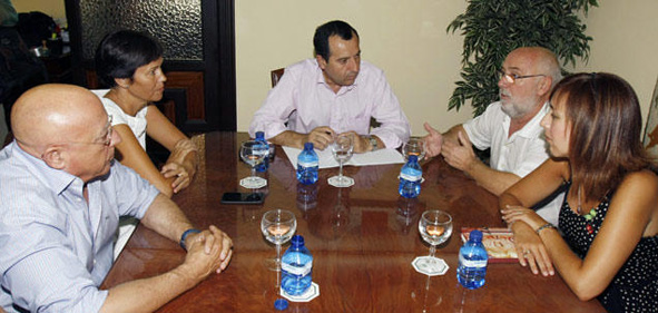 Lideres Sindicales junto Ruíz Espejo Delegado Provincial de la Junta.
