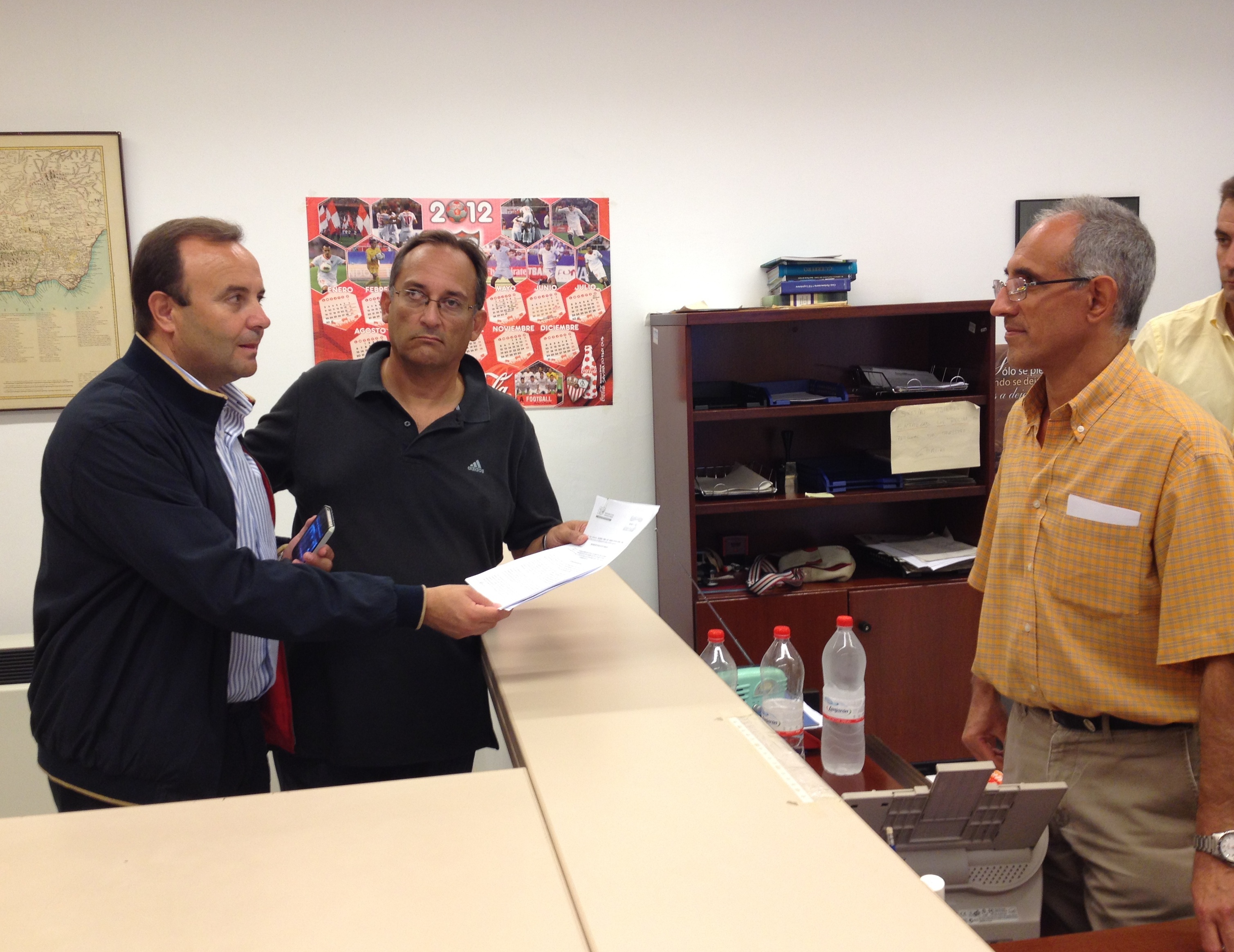 Juan Serrano (Diputado IU) y Juan C. Pando (UGT) presentan en registro la PNL