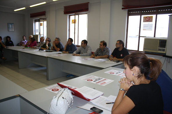 La secretaria de Empleo y Acción Sindical de UGT Málaga, María Auxiliadora Jiménez, en la reunión con la Plataforma Social.